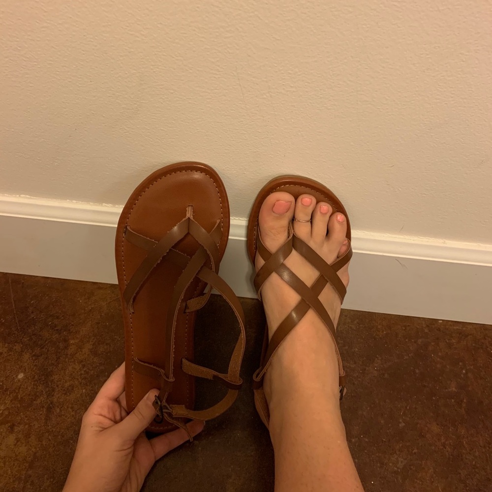 Strappy sandal